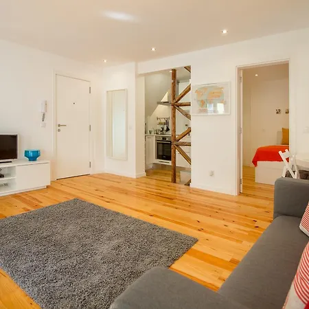 Bica Historical Tram Apartament *